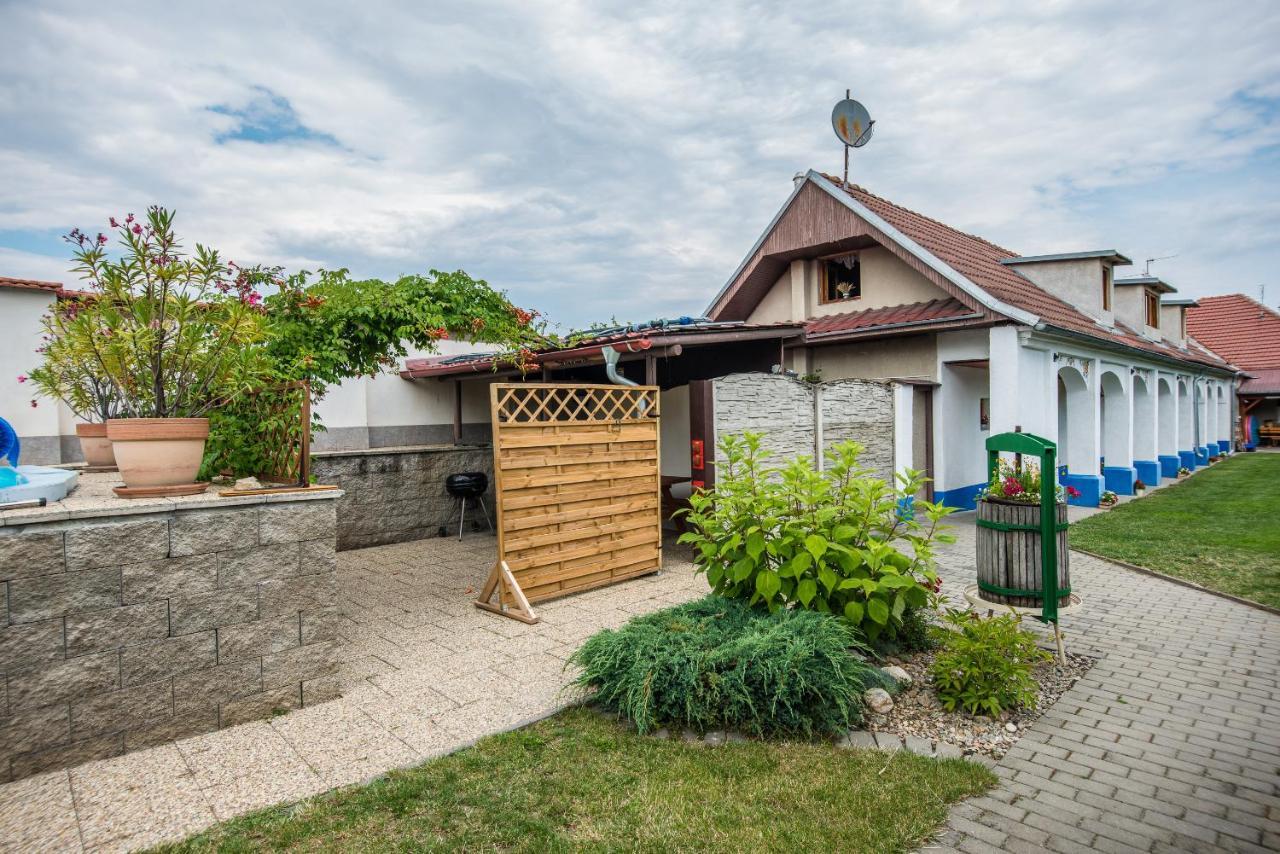 Malovany Dvorecek Dolní Dunajovice 외부 사진